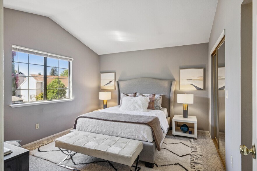 Building Photo - 7300 Perera Cir