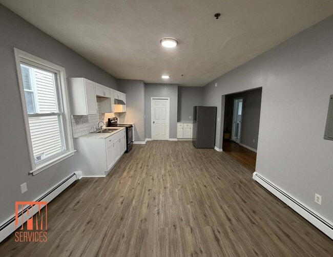 Building Photo - 10 Joyce St