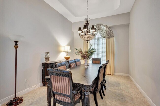 Building Photo - 9315 Via Classico W