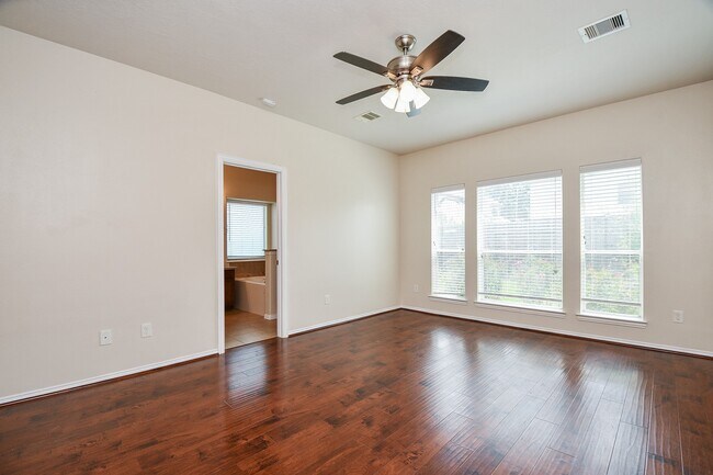 Building Photo - 5327 Laura Lee Ln