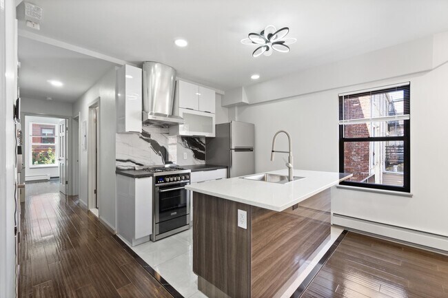 Building Photo - 232 1st St
