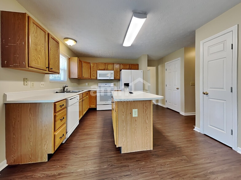 Building Photo - 229 Triple Crown Dr