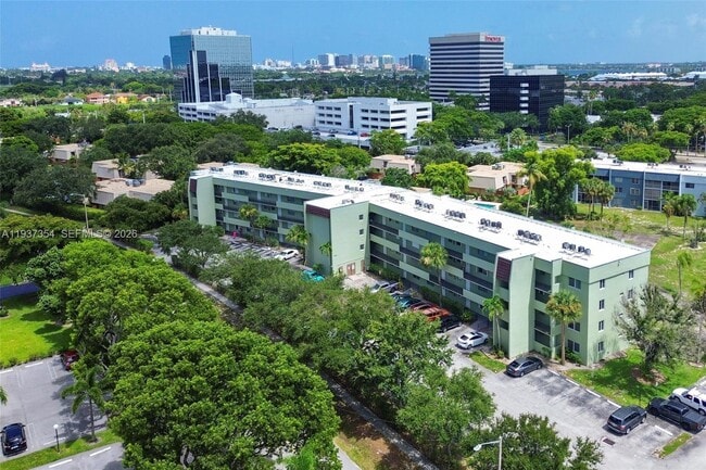 Building Photo - 1638 Embassy Dr