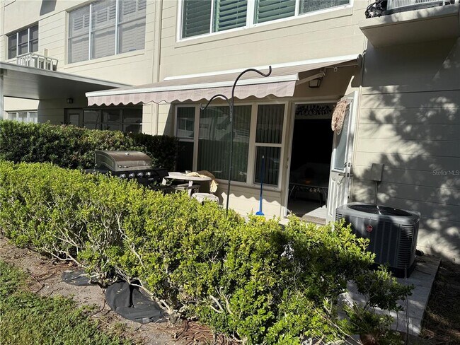 Building Photo - 2441 Persian Dr