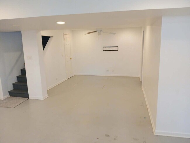 Building Photo - 1388 Gardina Vista