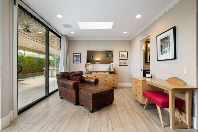 Building Photo - 77 Colgate Dr