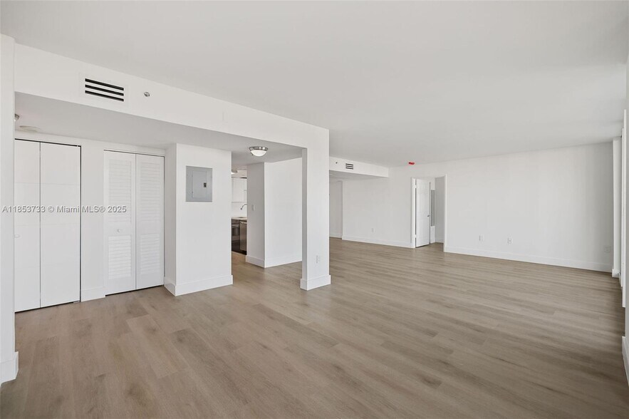 Building Photo - 650 West Ave