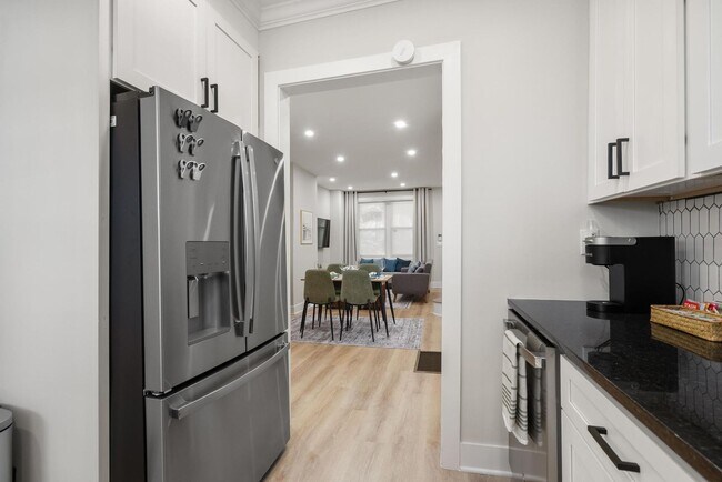 Building Photo - Luxurious 3-Bedroom Townhome in Point Breeze! Available NOW!