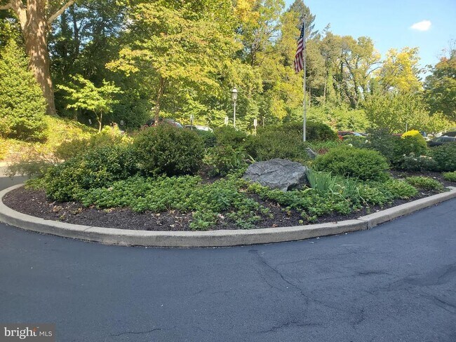 Primary Photo - 1375 Pershing Blvd