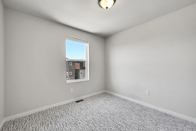 Building Photo - $2,650 - 4 bed, 3.5 bath updated home in C...