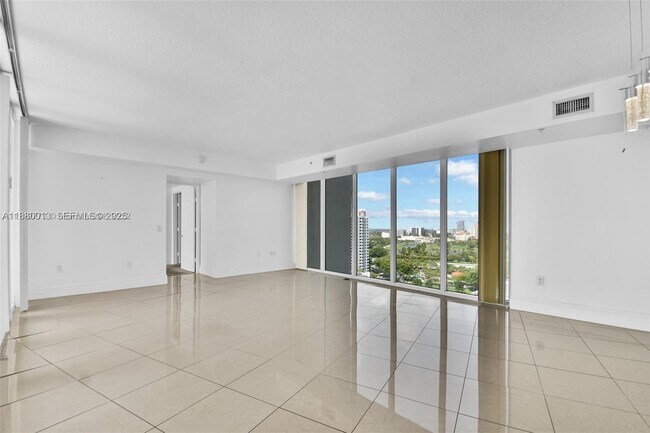 Building Photo - 3370 Hidden Bay Dr