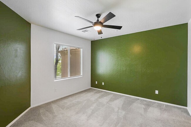 Building Photo - 3 Bed, 2 Bath, 1 Car Aliante Condo
