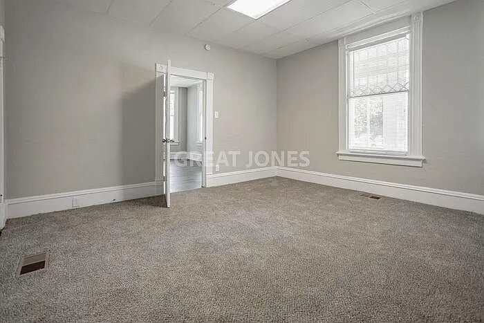 Building Photo - 2911 Beacon Ave