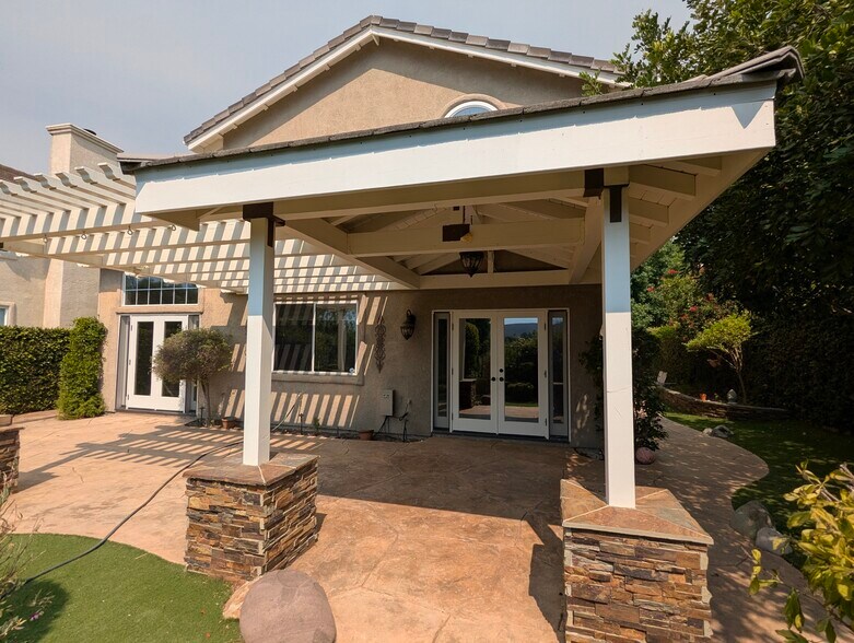 Building Photo - 2300 Rutland Pl