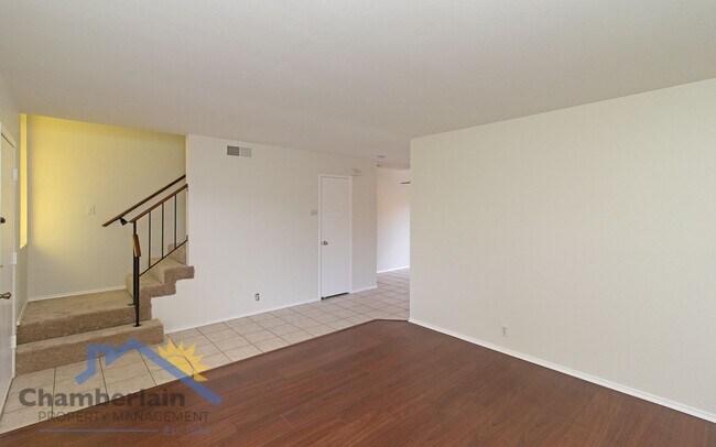 Building Photo - Cozy 3 Bedroom Townhouse in the Bay Shores South Community