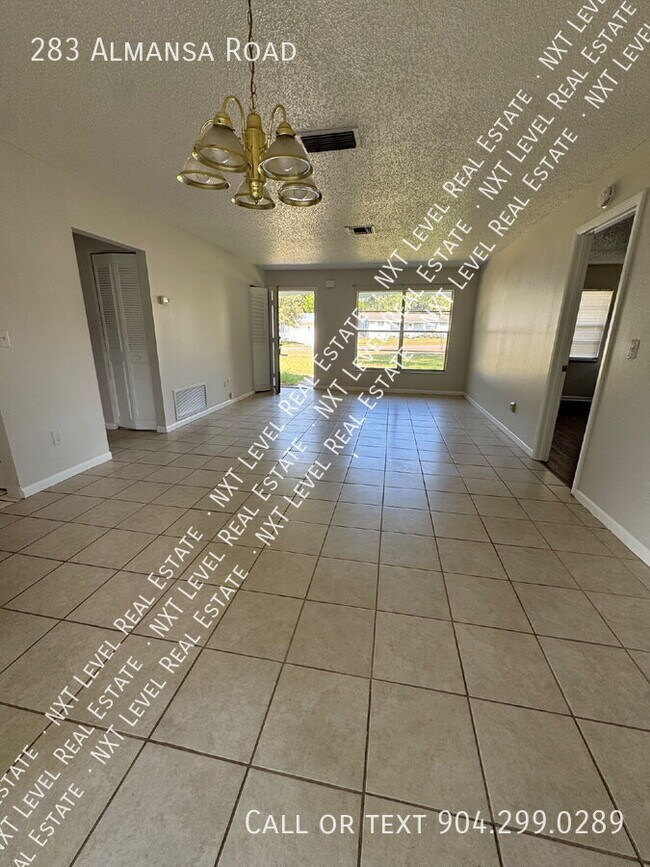 Building Photo - 283 Almansa Rd