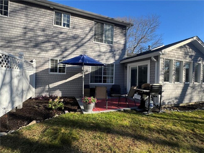 Building Photo - 10 Parsley Ln