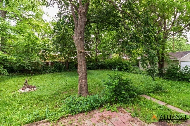 Building Photo - Fifteenth St. 344 N.