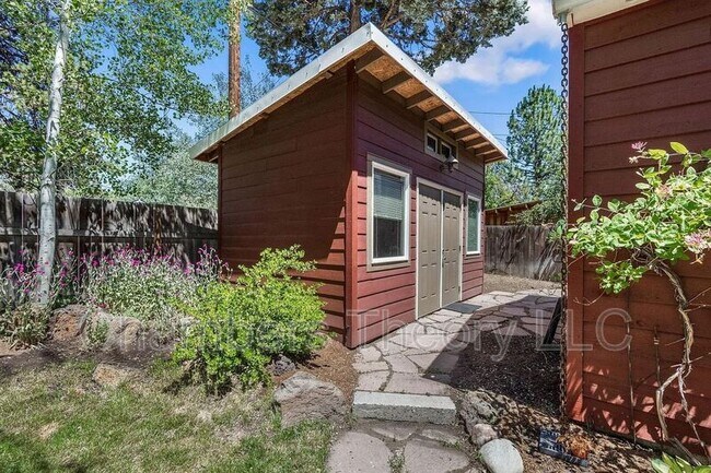 Building Photo - 1252 NW Milwaukee Ave