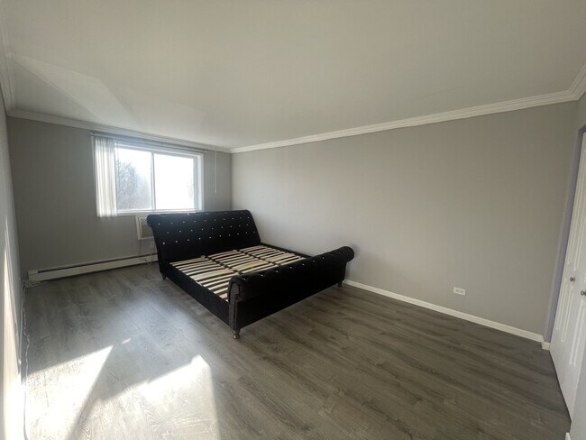 Building Photo - 9445 Kenton Ave