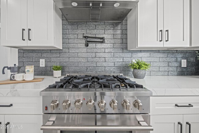 Building Photo - 11615 N 30th St