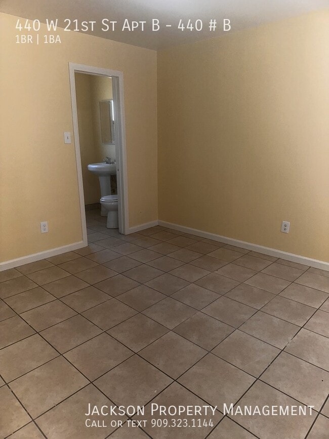 Building Photo - 440 W 21st St