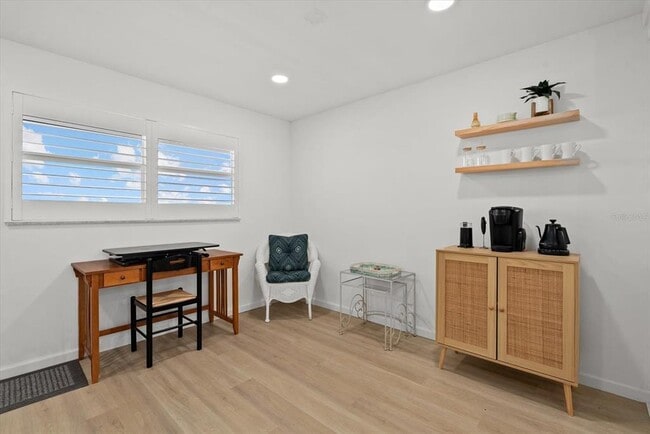 Building Photo - 255 The Esplanade N