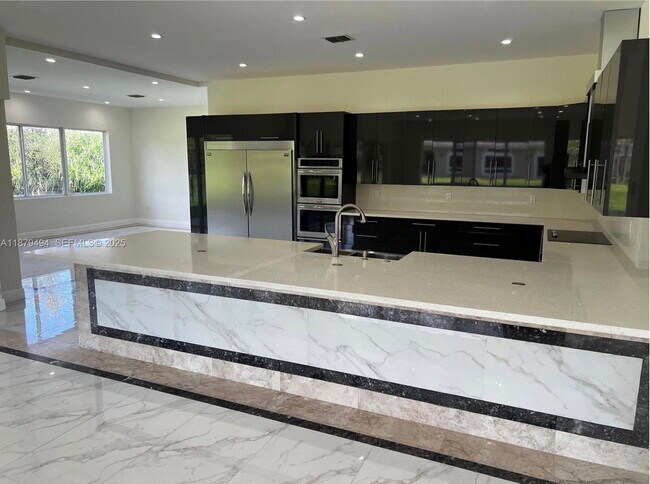 Building Photo - Marinel Say Drive, Davie, FL 33314 - 6 BR 6.5 BA single-family home