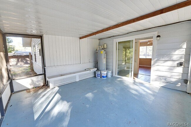 Building Photo - 323 Ella Ave