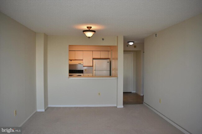 Building Photo - 10101 Grosvenor Pl