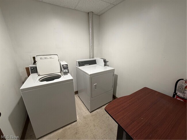 Building Photo - 4107 Orchard Dale Dr NW