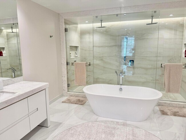 Building Photo - 220 SE Mizner Blvd