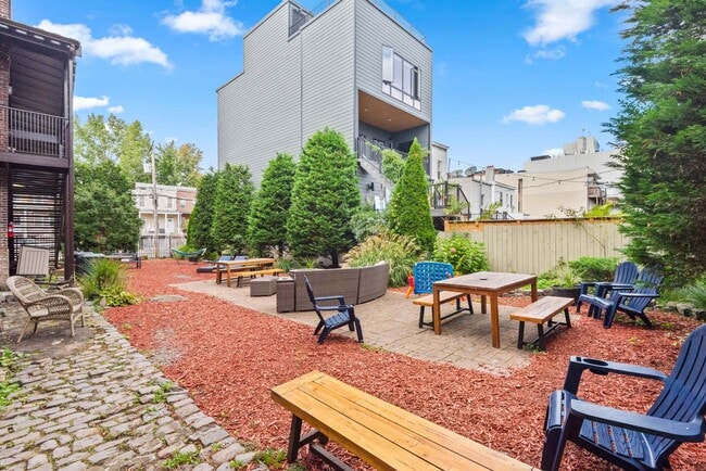 Building Photo - 300 Communipaw Ave