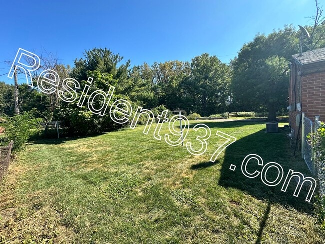 Building Photo - 3 Bed 1 bath home on dead end street