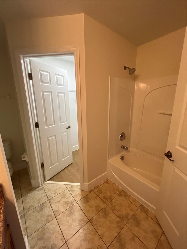 Building Photo - 5038 NW Coventry Cir