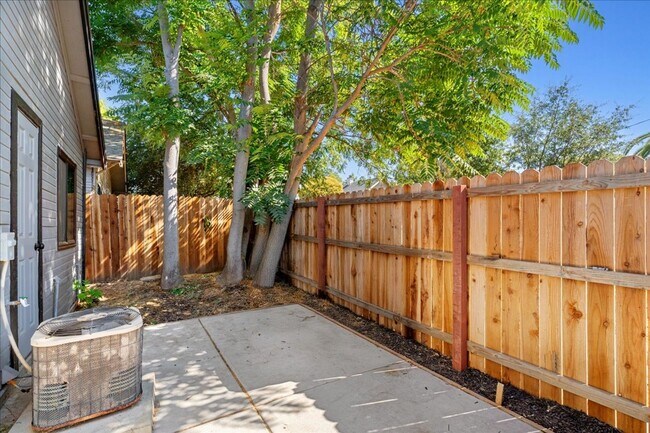 Building Photo - 3221 San Jose Way