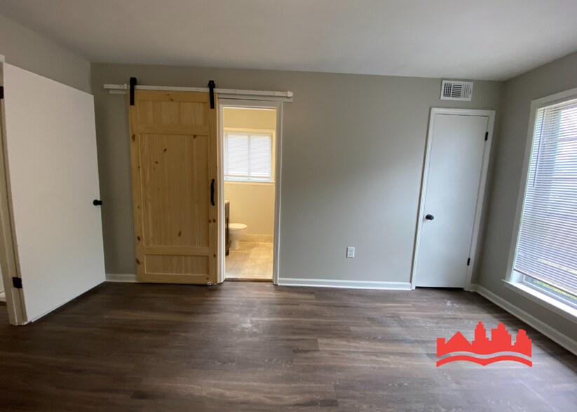 Building Photo - 5152 Downs Dr