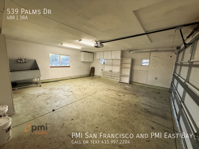 Building Photo - 539 Palms Dr