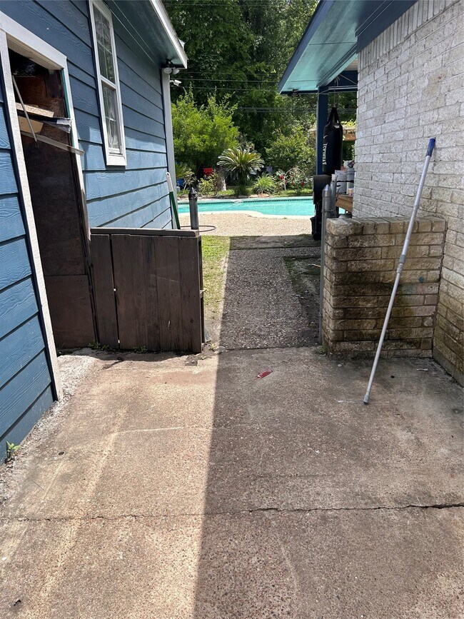 Building Photo - 16116 Green Manor Dr