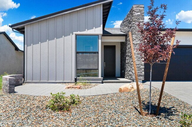 Building Photo - 1326 Rockwood Dr