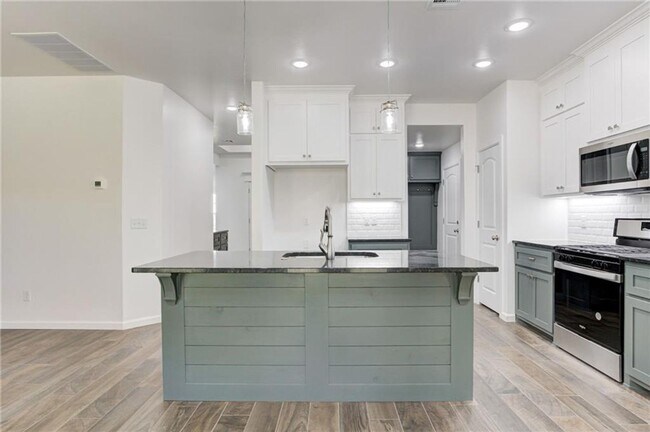 Building Photo - New Home For Lease in Noble!