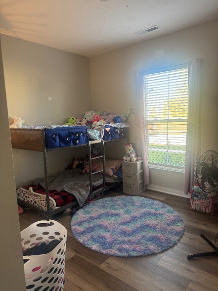 Building Photo - 566 Rochdale Run