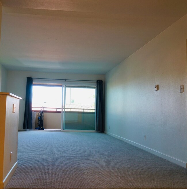 Building Photo - 5947 Armaga Springs Rd