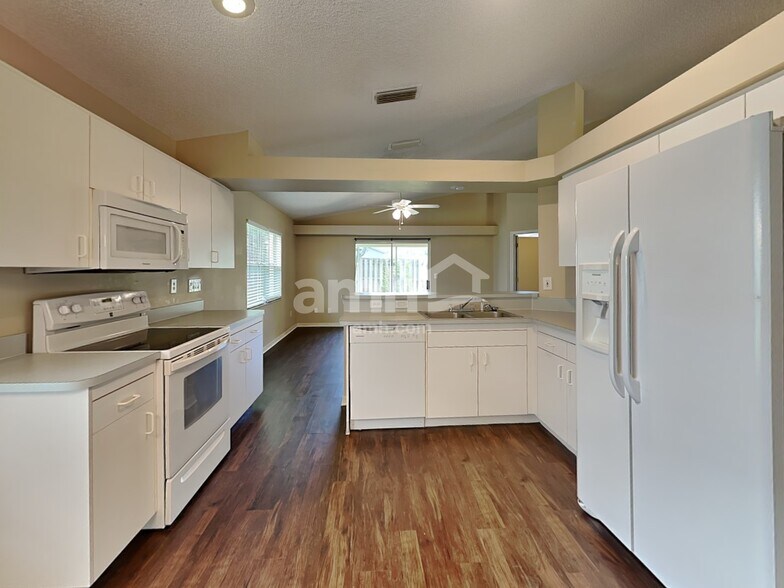 Building Photo - 2826 Sebastian Ln