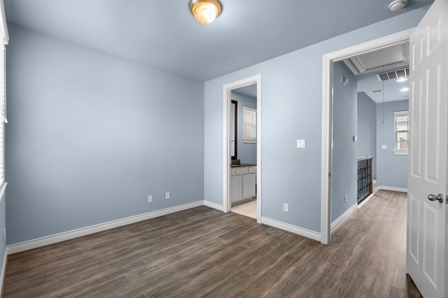 Building Photo - 2820 Sherwin St