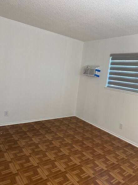 Building Photo - 12614 Renville St
