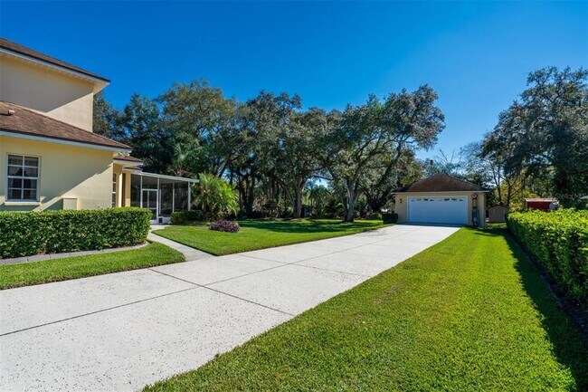 Building Photo - 1501 Limona Rd