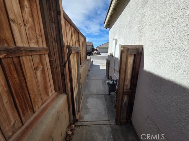 Building Photo - 15895 Green Acres Ct