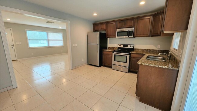 Building Photo - 2834 FL-590