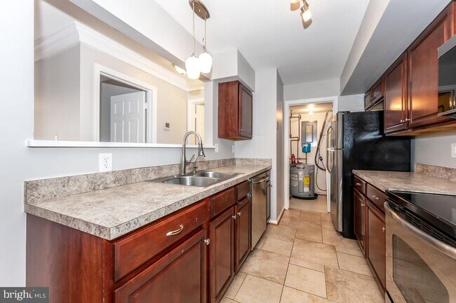 Building Photo - 20507 Shadyside Way